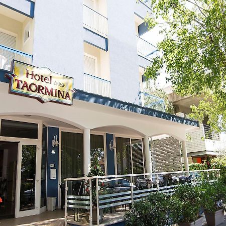 Hotel Taormina Ричоне Екстериор снимка