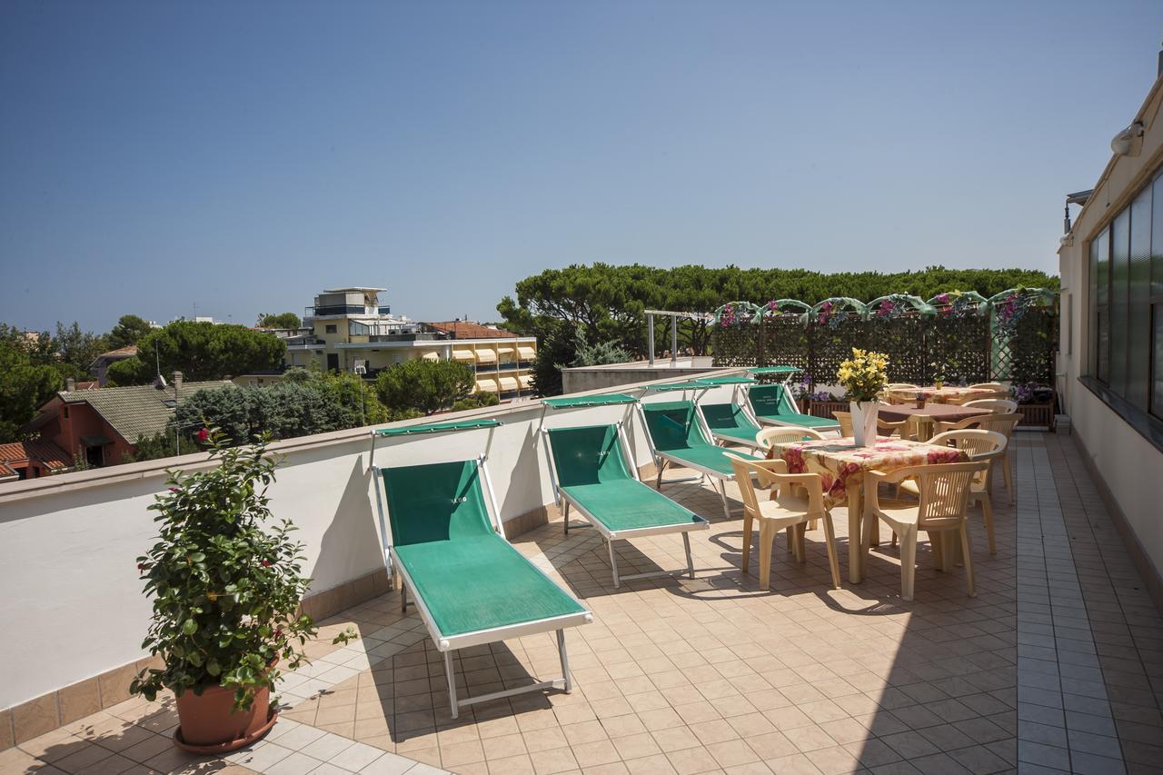 Hotel Taormina Ричоне Екстериор снимка