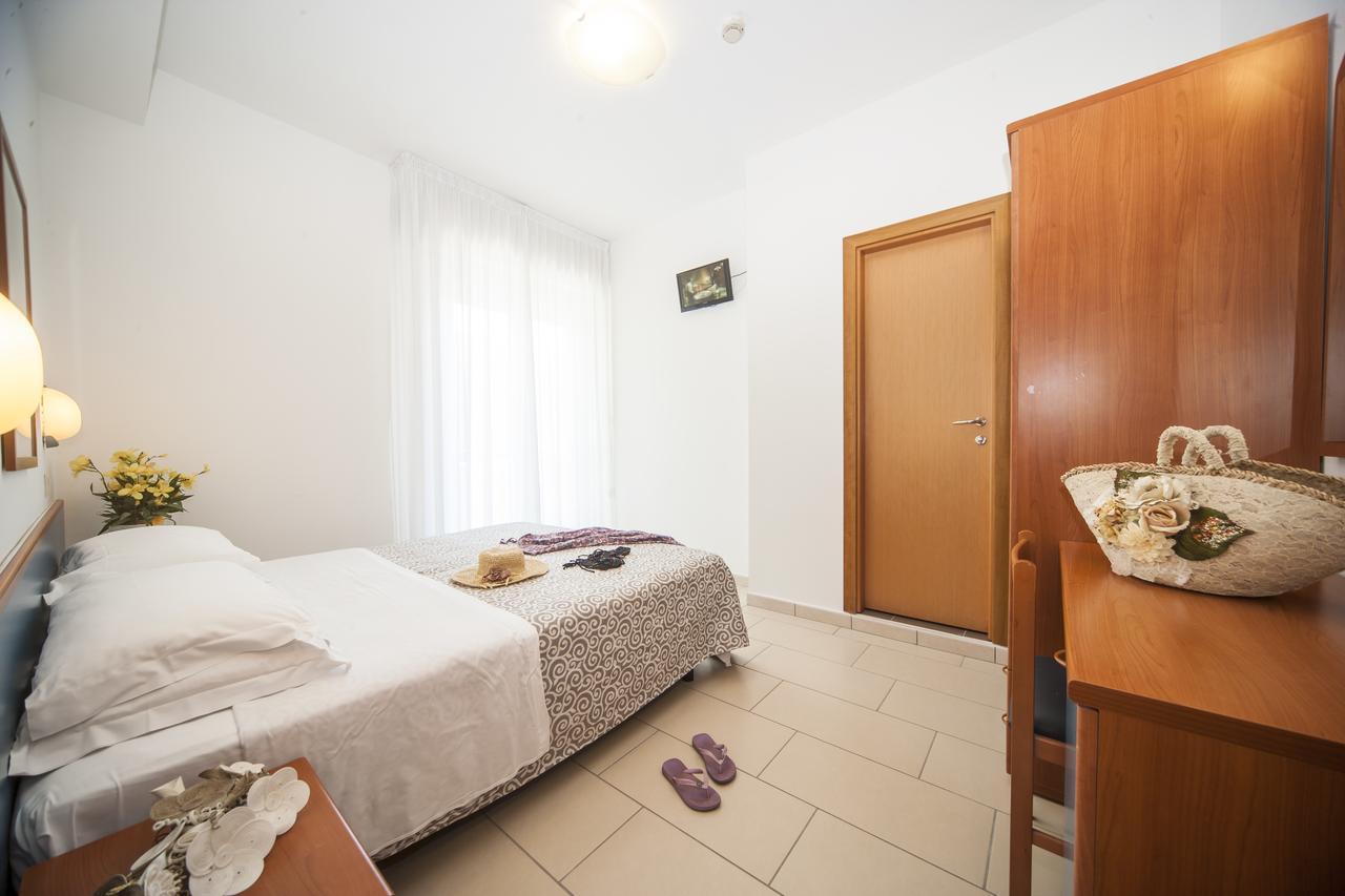 Hotel Taormina Ричоне Екстериор снимка