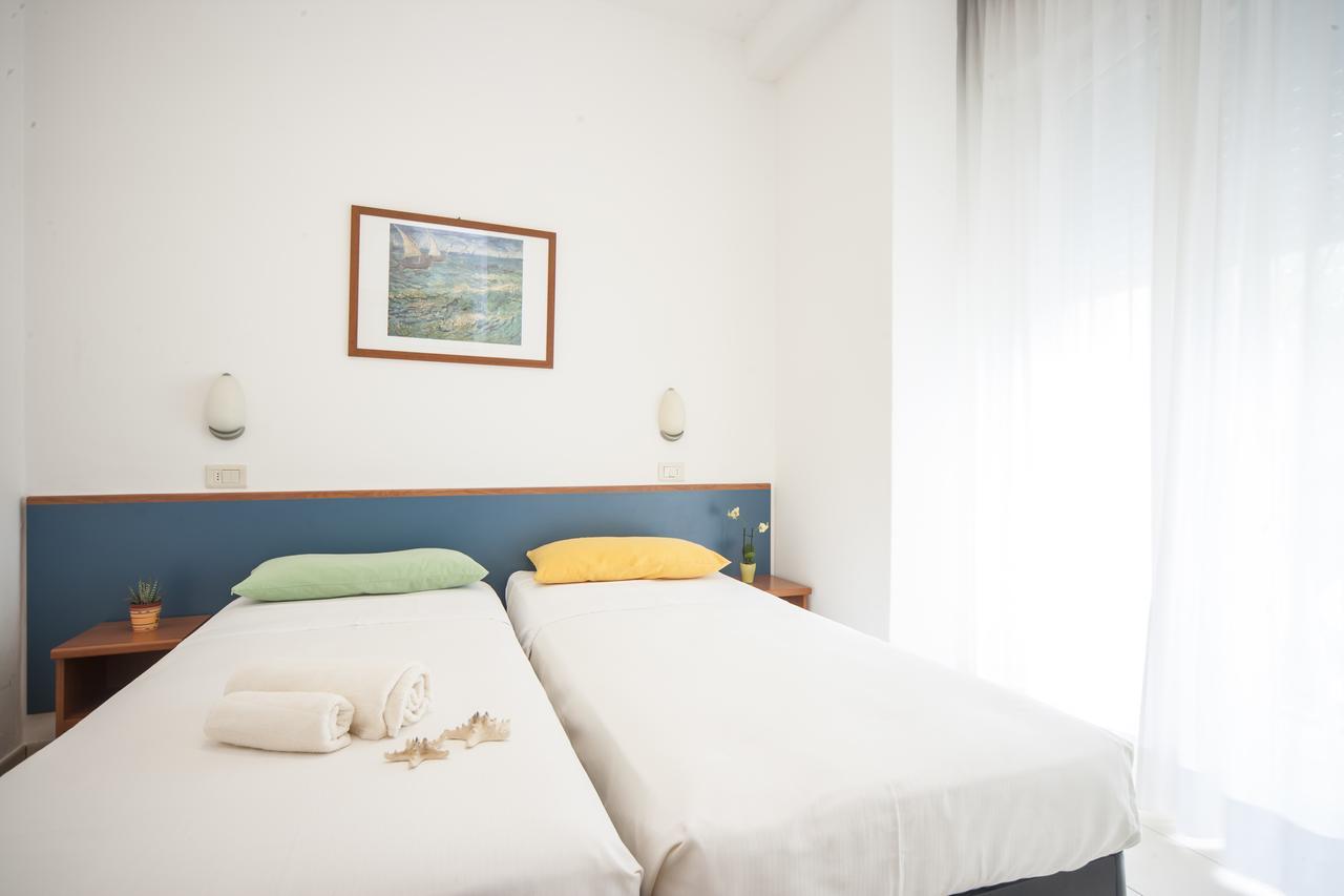 Hotel Taormina Ричоне Екстериор снимка