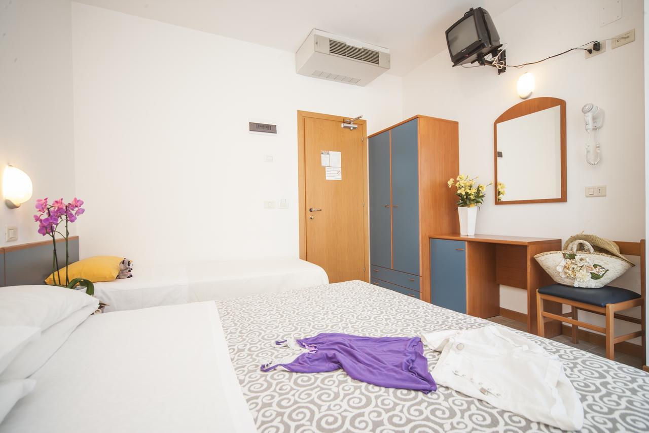 Hotel Taormina Ричоне Екстериор снимка